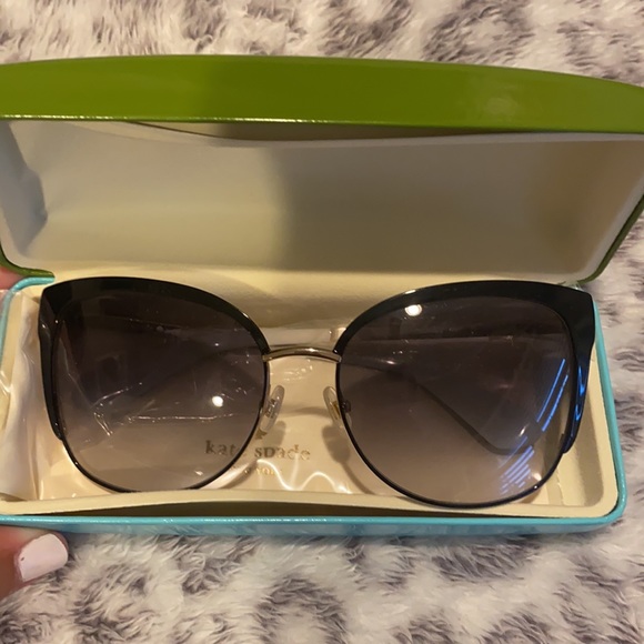 Kate spade sunglasses - Picture 2 of 3